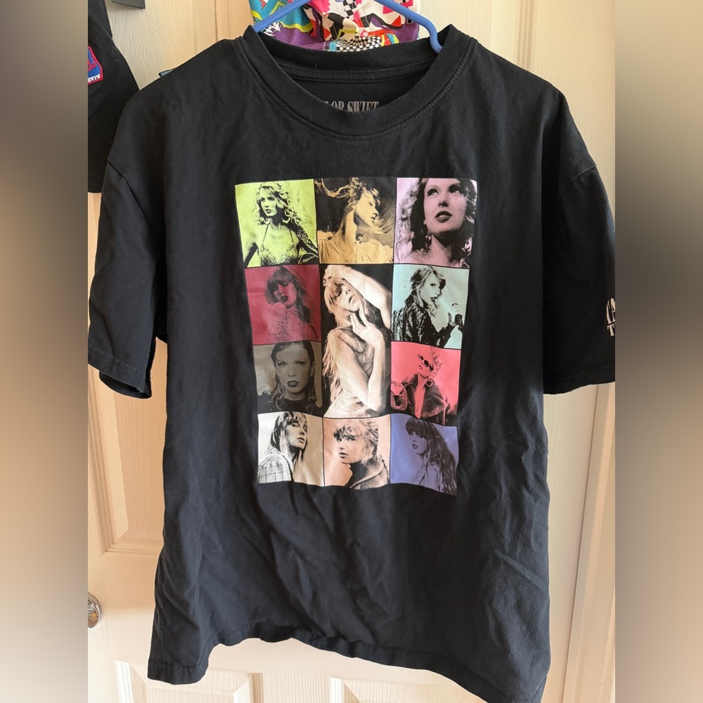 Taylor Swift Black Tour T-Shirt